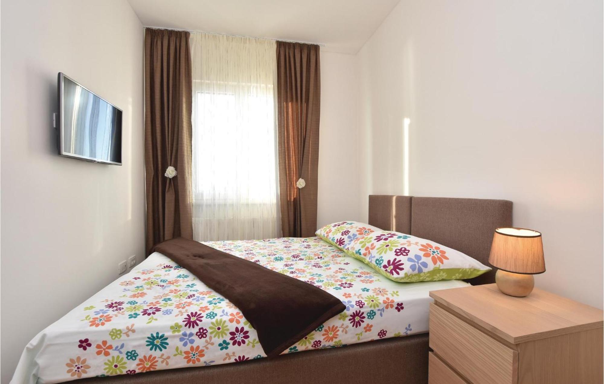 Nice Apartment In Kastel Gomilica With Wifi Kastela Luaran gambar